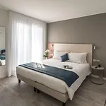 Hotel Hesperia & 4*