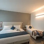 Hotel Hesperia & 4*