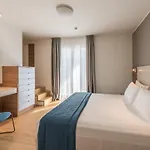 Hotel Hesperia & 4*