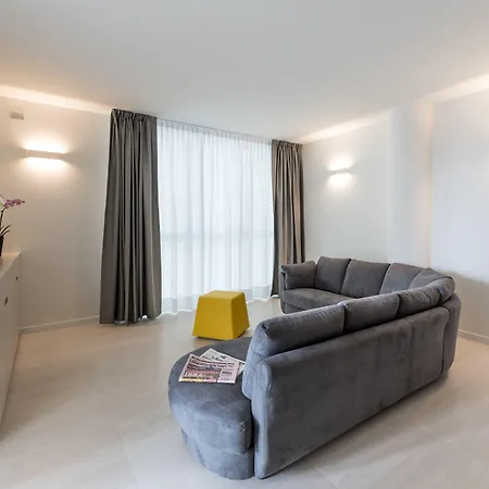 Hesperia & Hotel 4*