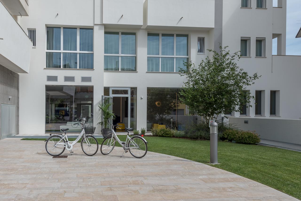 Hotel Hesperia & 4*
