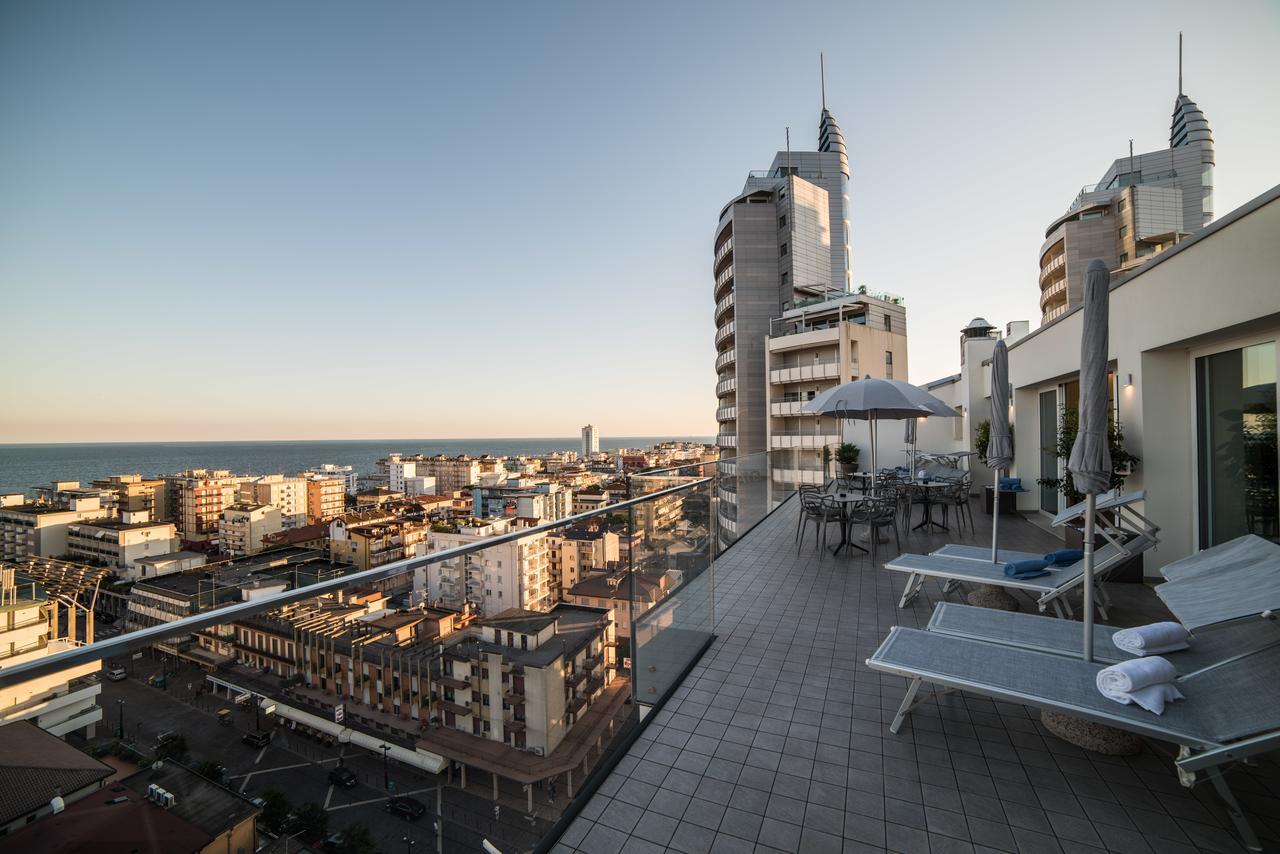 Hotel Hesperia & 4*